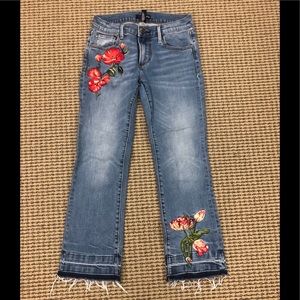 Aqua jeans floral embroider size 25
